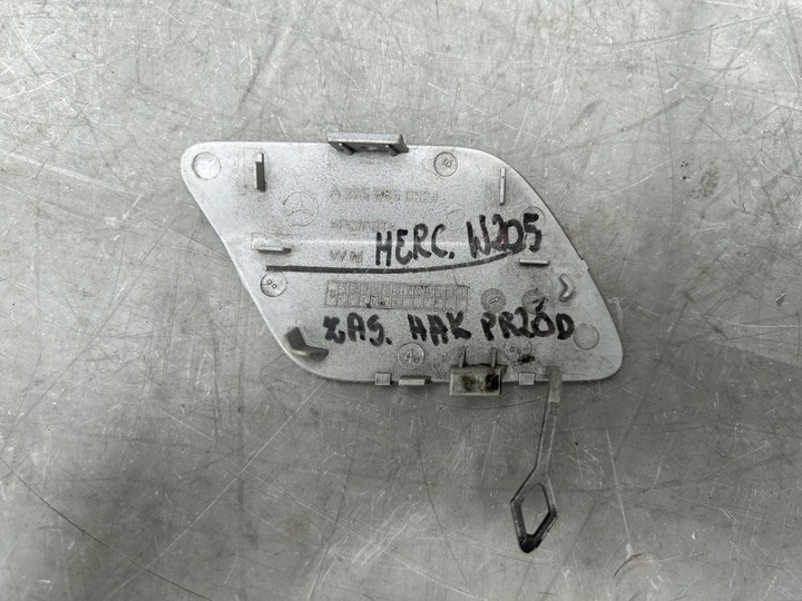 фото №2, Mercedes c клас w205 заглушка фаркоп перед