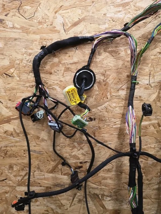 фото №7, Peugeot 208 ii 1.2 thp жгут установка интерьера