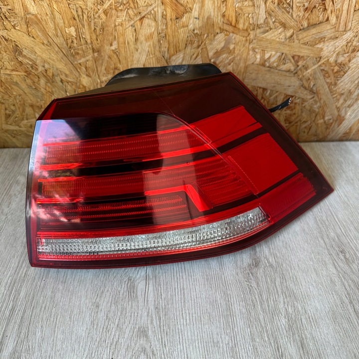 фото №1, Лампа задняя правая vw golf vii 5g0 рестайлинг 5g0945096q