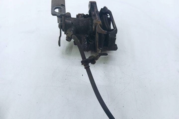 фото №6, Супорт гальмівний заднє праве toyota avensis estate _t27_ 0204y04614 1.6l