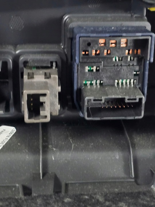 фото №8, Toyota auris 2 заглушка захист консолі 55545-02050