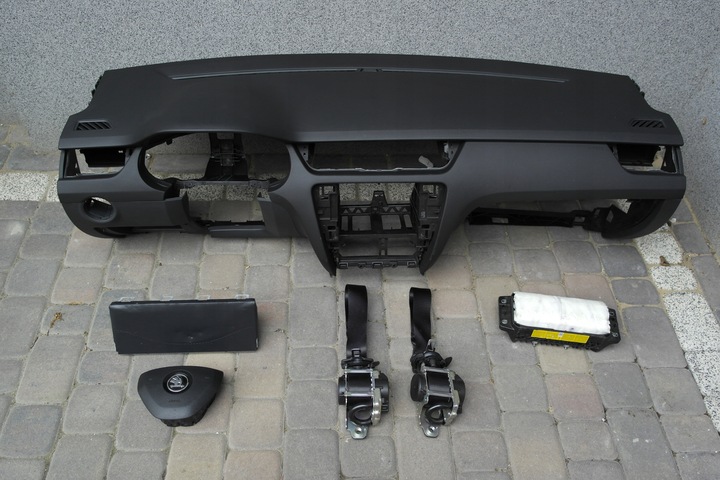 фото №1, Skoda octavia 3 iii подушка безопасности ремни капот pulpit панель консоль полка pas