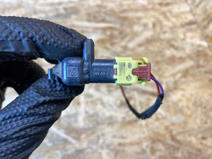 фото №9, Датчик удара штекер audi a4 b9 a6 c8 q7 4m 4m0959651