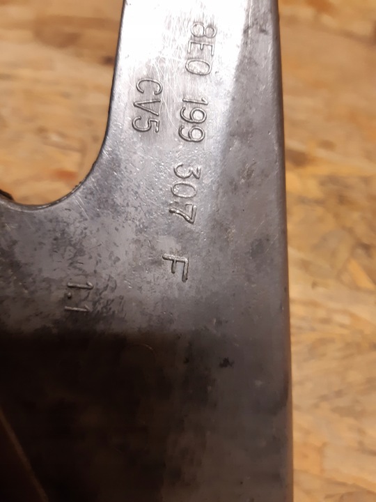 фото №5, Audi a4 b6 2.5 v6 tdi лапи двигателя