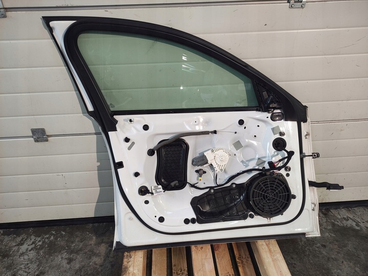 фото №7, Audi a6 c7 рестайлинг дверь левая передние перед левый - sedan -