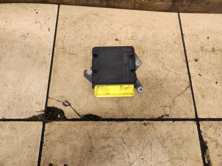 фото №1, Модуль блок управления датчик подушек audi a3 8v