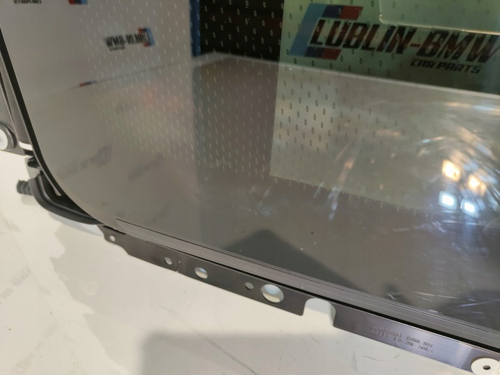 фото №11, Люк стеклянный панорама sky lounge bmw g06 f96