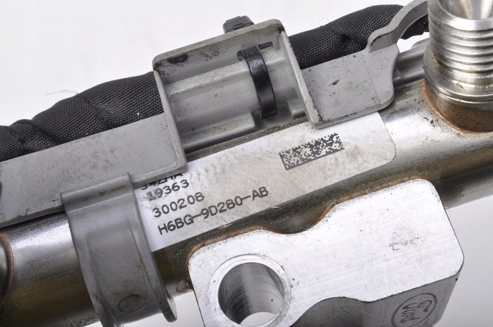 фото №4, Ford focus mk4 1.0 планка впрыскивающий h6bg-9d280-ab