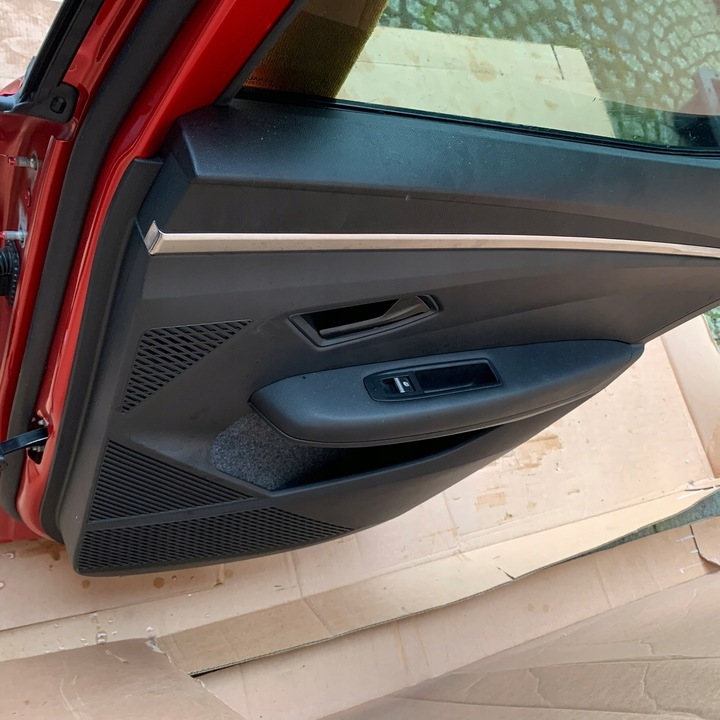 фото №11, Renault megane v e-tech двері праві перед зад скло планка ручка tennp