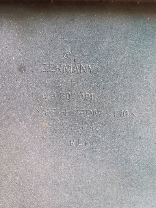 фото №10, Бампер зад задній vw golf iv універсал bora 1j9807421 lak lc6m