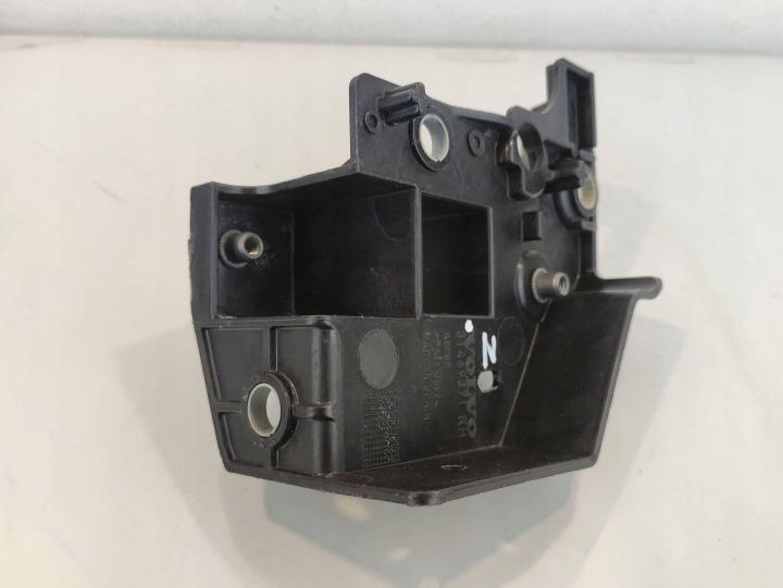 фото №6, Volvo xc40 кронштейн ремня правое перед 31469371