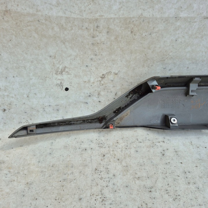 фото №7, Toyota rav4 v накладка кришки багажника зад 76801-42240