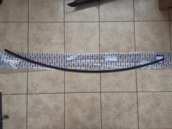 фото №1, Volvo v40 планка прокладка стекло лобовое передняя 31299556