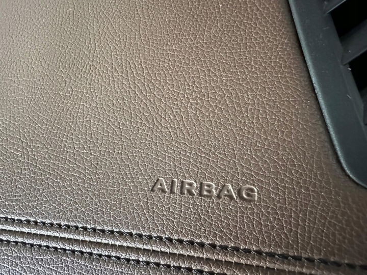 фото №8, Mercedes x клас w470 air bag ремені подушки торпедо консоль оригінал