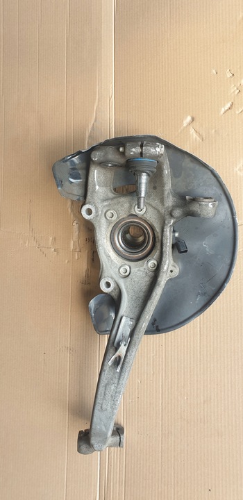 фото №1, Поворотный кулак правая 4g0407242c