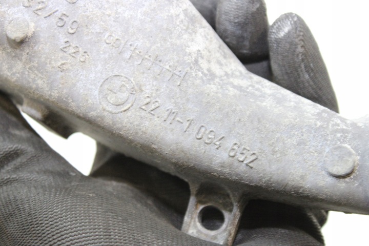 фото №6, Bmw 3 e46 318i 1094652 лапи кронштейн двигателя правая 1.9 m43