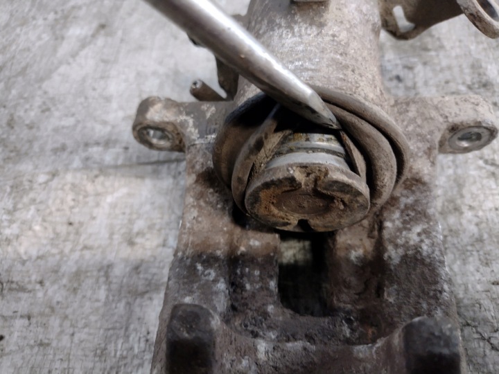 фото №14, Супорт гальмівний праве зад audi a3 8l 1,6b
