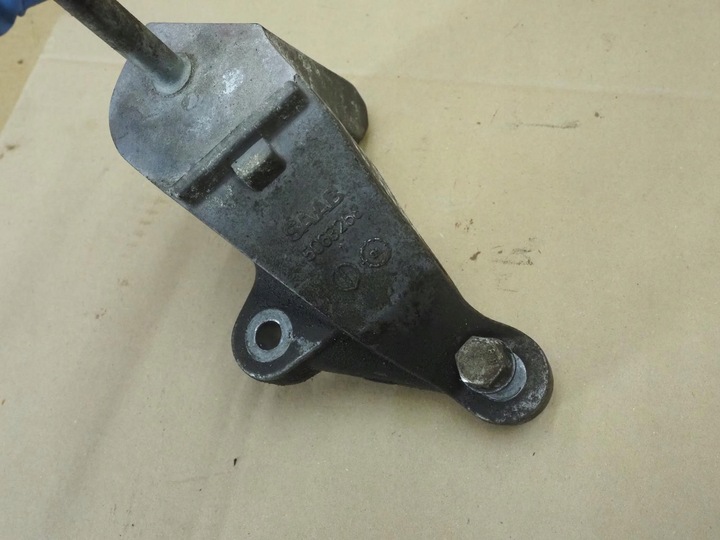 фото №9, Лапи кріплення коробки коробки передач saab 9-5 95 i 2001r 2,0t b205