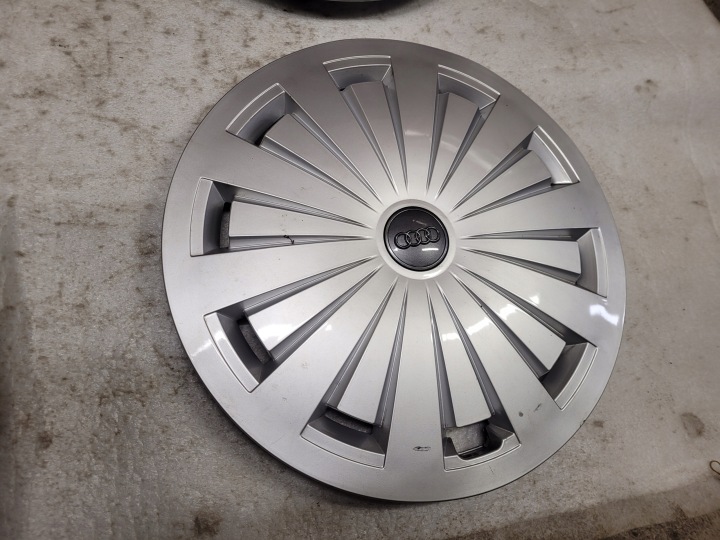 фото №14, Audi a4 b9 колпаки 16" оригинал комплект 8w0601147 pod диски алюминий