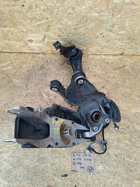 фото №5, Mercedes cla35 amg a35 w177 w118 підвішування праві зад поворотна опора важіль