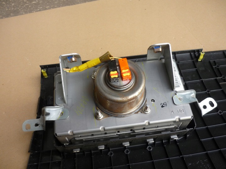 фото №12, Подушка пассажира заглушка corolla verso ii 04-09