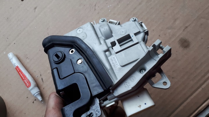 фото №13, A5 8t рестайлинг замок дверь левый зад задний 6 pin a4 b8