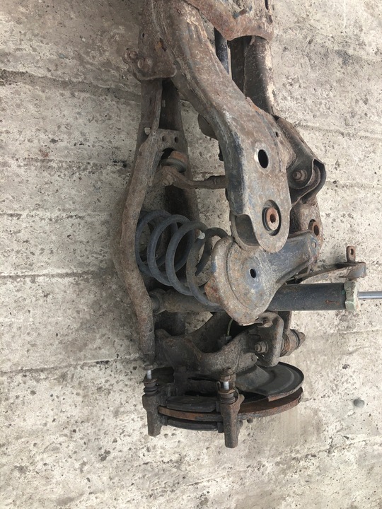 фото №6, Балка зад подвешивание toyota avensis t27 универсал