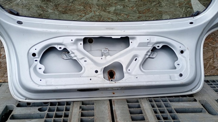 фото №16, Задняя крышка багажника toyota yaris i 5d 00r лак: 199