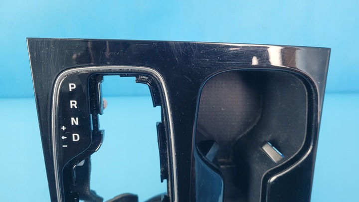 фото №7, Hyundai tucson iv 22r рамка корпус коробки передач тримач na чашки 84670-n7000