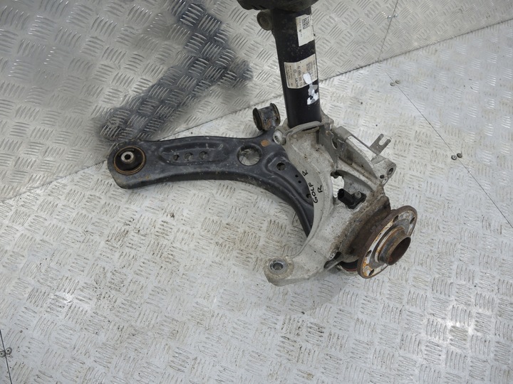 фото №12, Vw golf vii r 2.0 tsi підвішування поворотна опора ліва