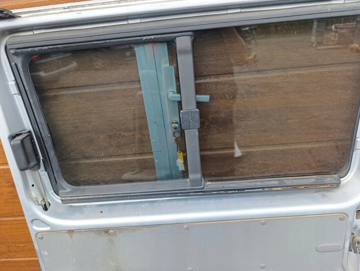 фото №12, Vw t5 дверь сдвижные правые серебристый