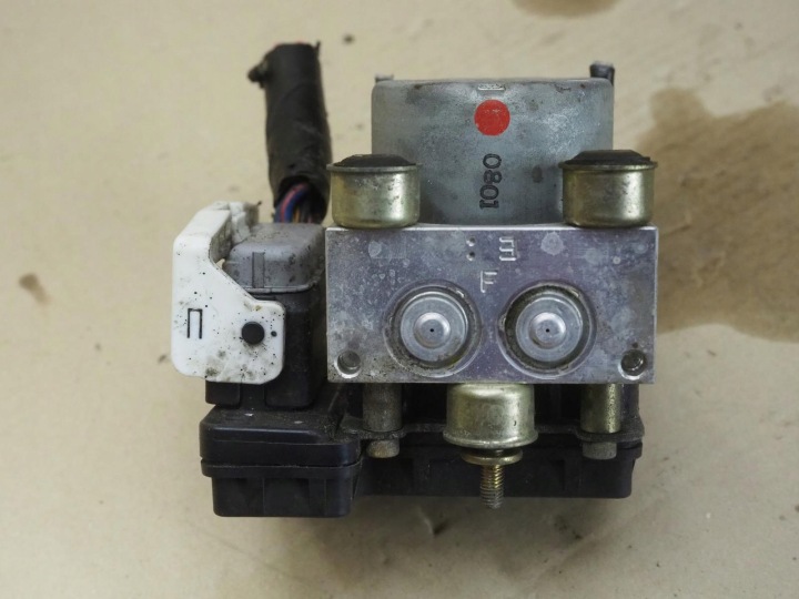 фото №7, Mazda demio 00r 1,5 блок управления  блок управления abs d269437a0