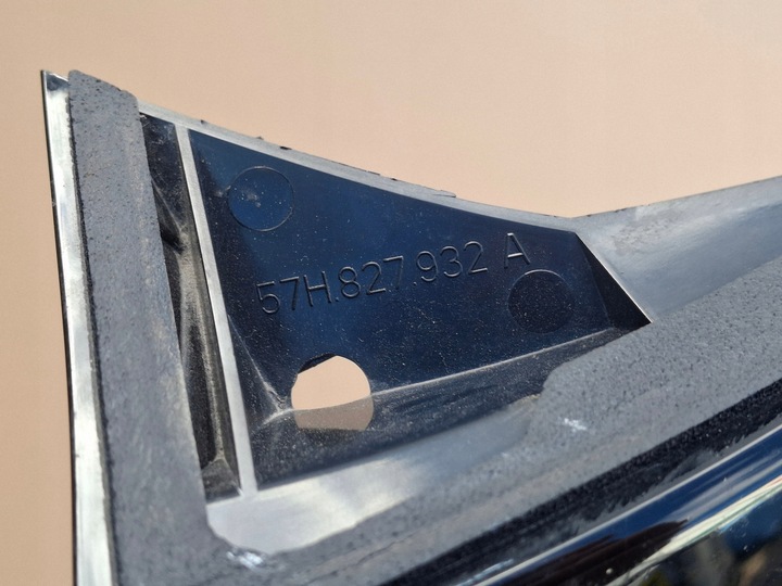 фото №9, Skoda karoq планка спойлера кришки багажника права 57h827932a