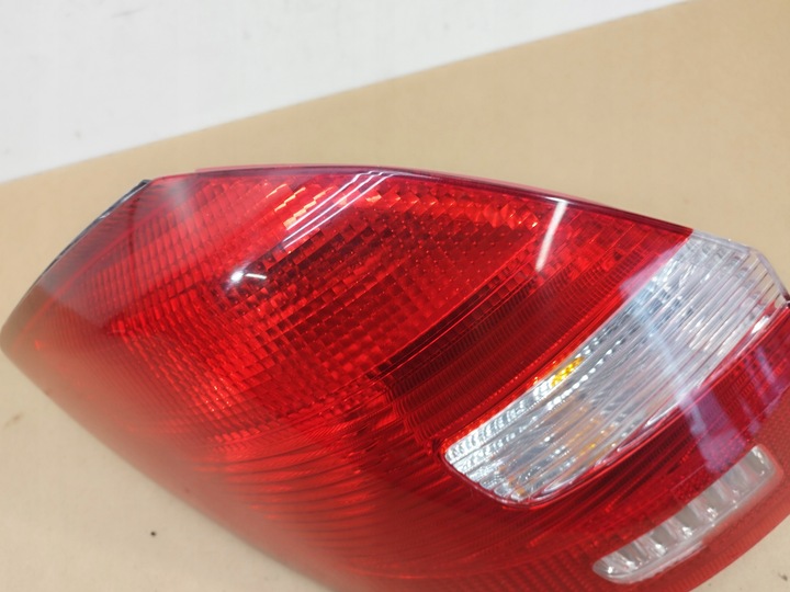 фото №12, Лампа права + ліва задня skoda fabia ii рестайлінг 5 двері hb 2010-2014 англійська