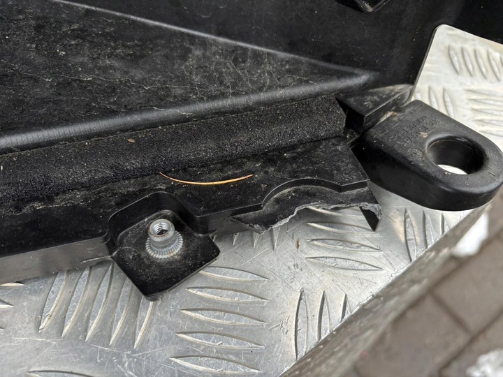 фото №15, Lucid air pas перед p11-e31000-12 p11-e33000-05 жалюзі замок