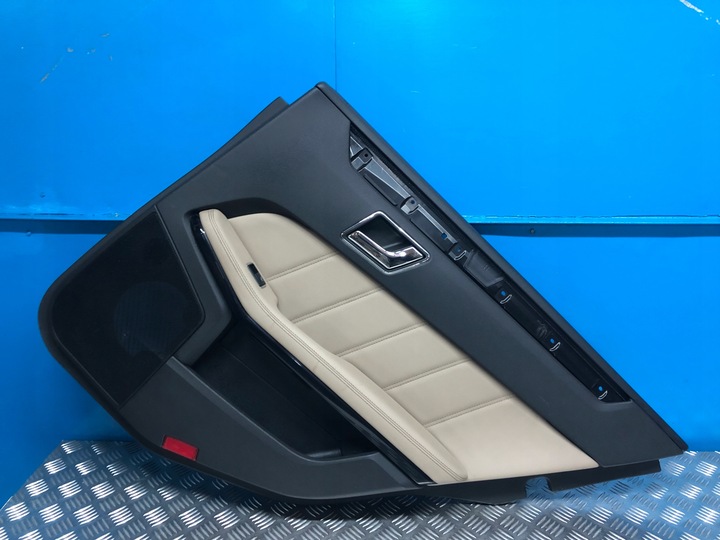 фото №1, Mercedes w212 оббивка боковина двері праві зад