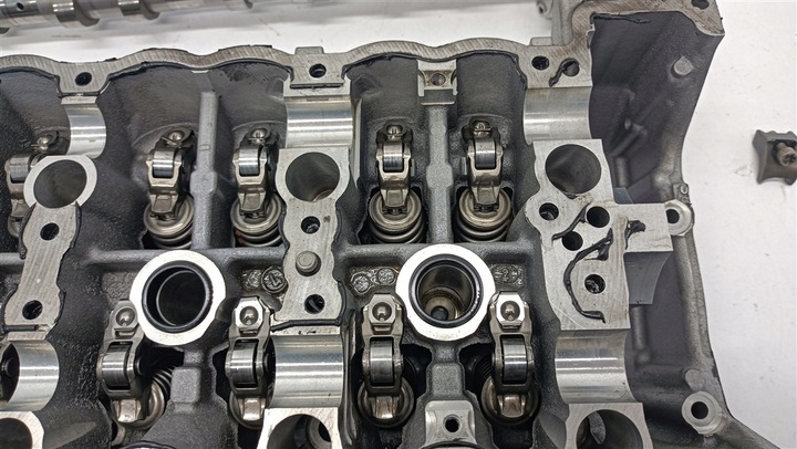 фото №11, Головка права mercedes x218 w218 w212 cls 500 4.7 v8 278.922 a2780161005
