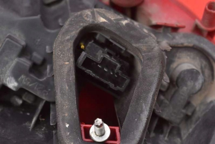 фото №7, Лампа права зад задня 9680425680 peugeot 308 1 i t7 5d hb 07-11