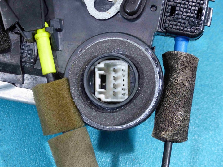 фото №4, Замок зад правые 8 pin lexus is ii 05-13 is220