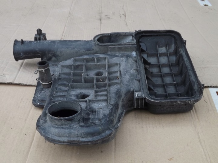 фото №6, Toyota aygo i 1 citroen c1 1.0 корпус фільтра повітря 17705-00010