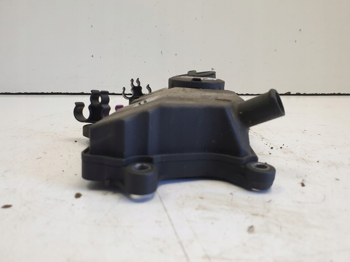 фото №5, Volvo s60 ii 2.0 t turbo кришка клапанів