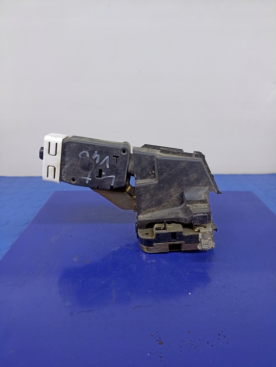 фото №1, Volvo v40 i універсал замок двері лівий зад