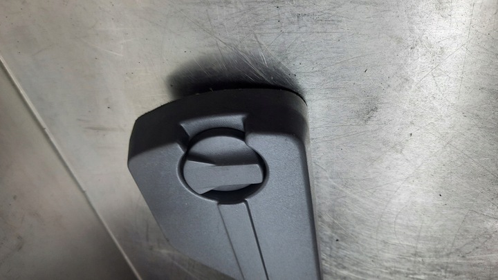 фото №5, Крепление треугольника предупредительный 30673261 volvo