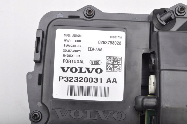 фото №7, Volvo xc60 ii 2.0 16v b5 мягкий гибрид панель приборов 32320031 uk