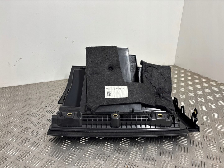 фото №6, Audi a3 s3 8v 2015 бардачок панели распределительной