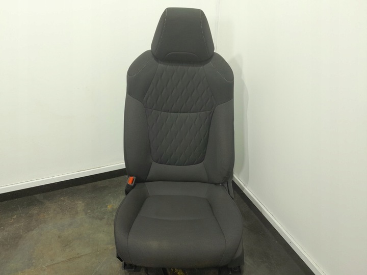 фото №5, Toyota corolla xii e21 гибрид sedan сиденья диван комплект велюр eu