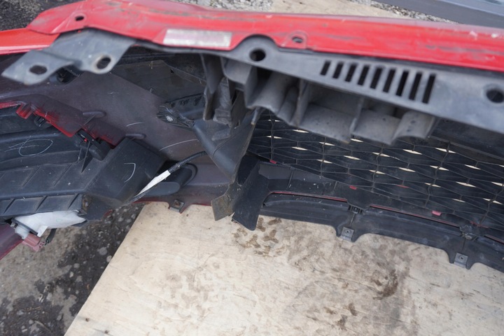 фото №12, Mazda 3 bl ii бампер переднее bcw8-50031 решётка решётка 27a галоген красный