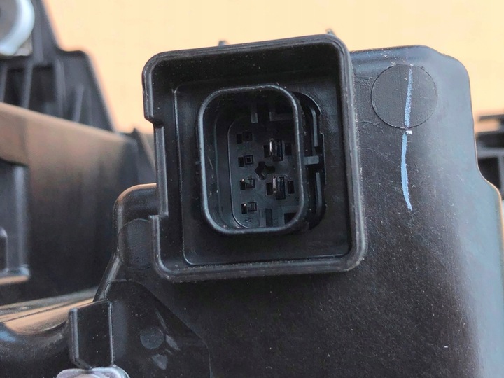 фото №11, Комплектна лампа керування модулі праві перед led bmw x1 u11 usa 2022-2023