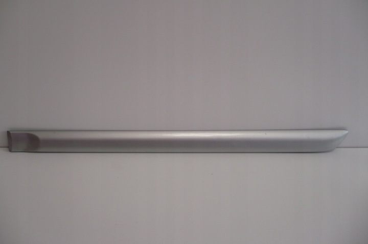 фото №1, Toyota corolla e 12 e12 планка двері ліва зад 5 двері