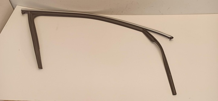 фото №1, Audi q3 прокладка планка дверь правые перед 83ff837432